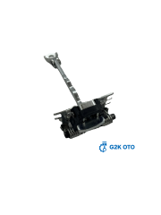 ÖN KAPI GERGİSİ – RENAULT FLUENCE / MEGANE 3 – OEM 804303543R – 804303657R