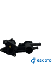 TERMOSTAT (83–87°C) KOMPLE / MÜŞÜRLÜ 1.4 TSI GOLF – JETTA – PASSAT – TIGUAN | OEM: 03C121111H – 03C121111AF